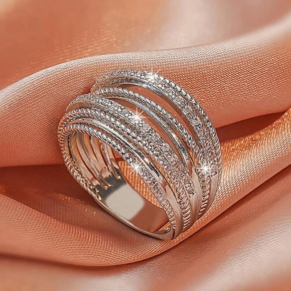 Elegant Silver Women's Ring🌟 - Picture 3 of 3